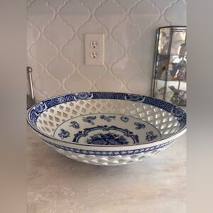 Vintage Bombay Company Chinoiserie Blue White Cutout Sides Bowl 12.5”